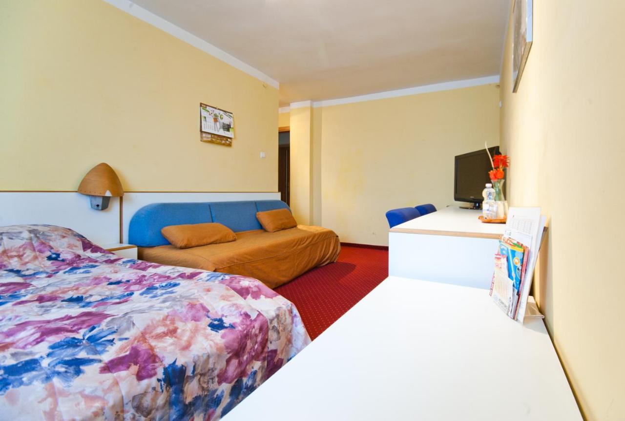 Hostel Malinowski City グリヴィツェ エクステリア 写真