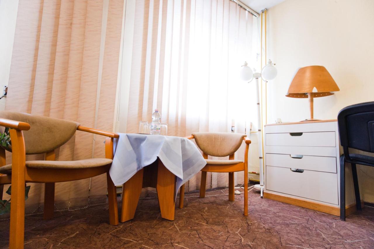 Hostel Malinowski City グリヴィツェ エクステリア 写真
